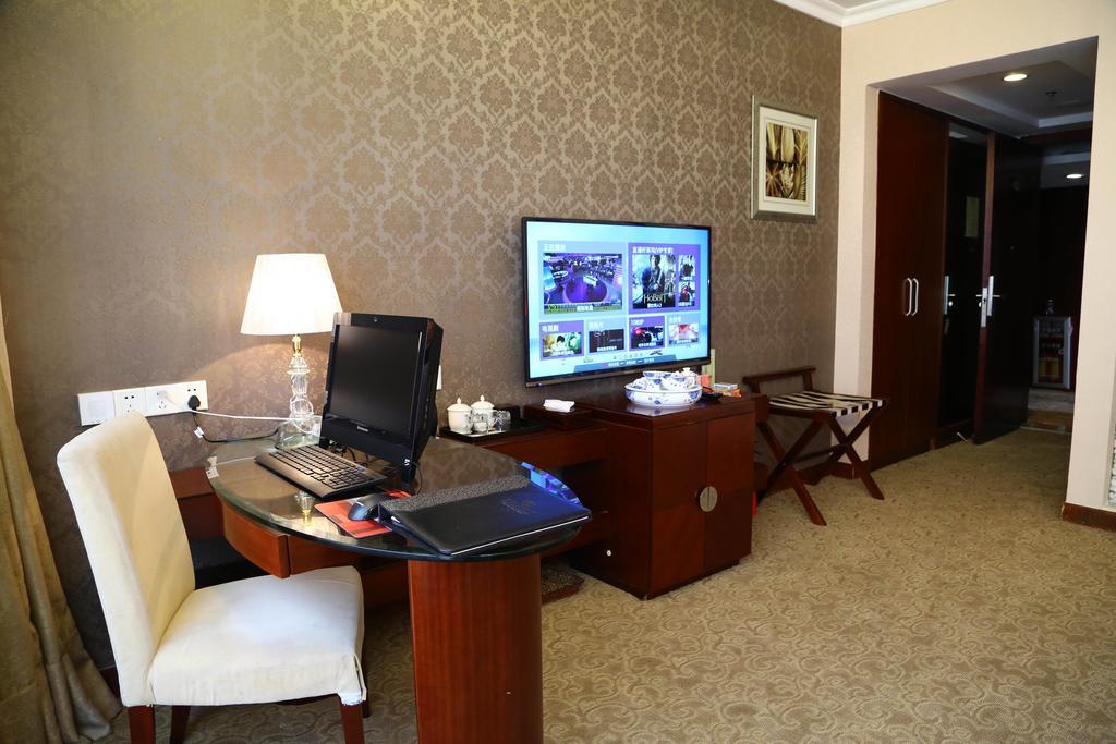 Long Zhou Grand Hotel Гуанчжоу Номер фото