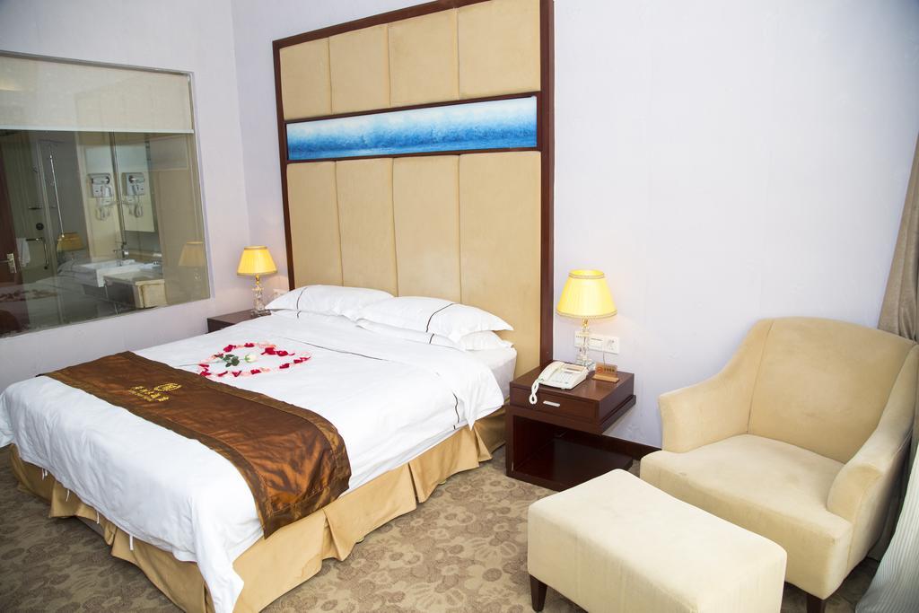 Long Zhou Grand Hotel Гуанчжоу Экстерьер фото