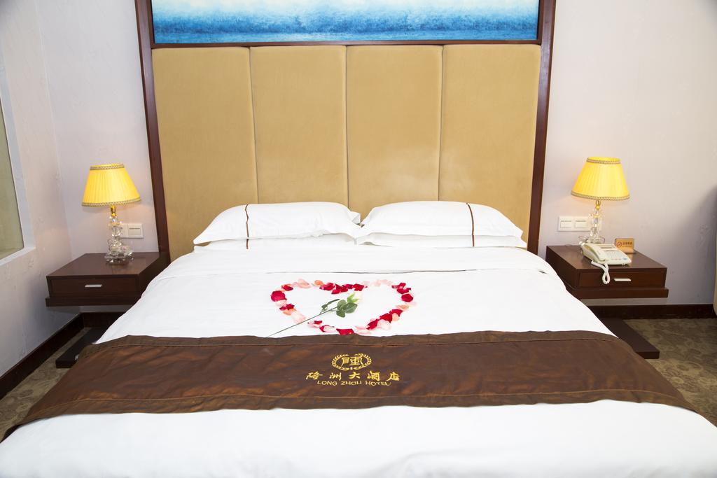 Long Zhou Grand Hotel Гуанчжоу Номер фото