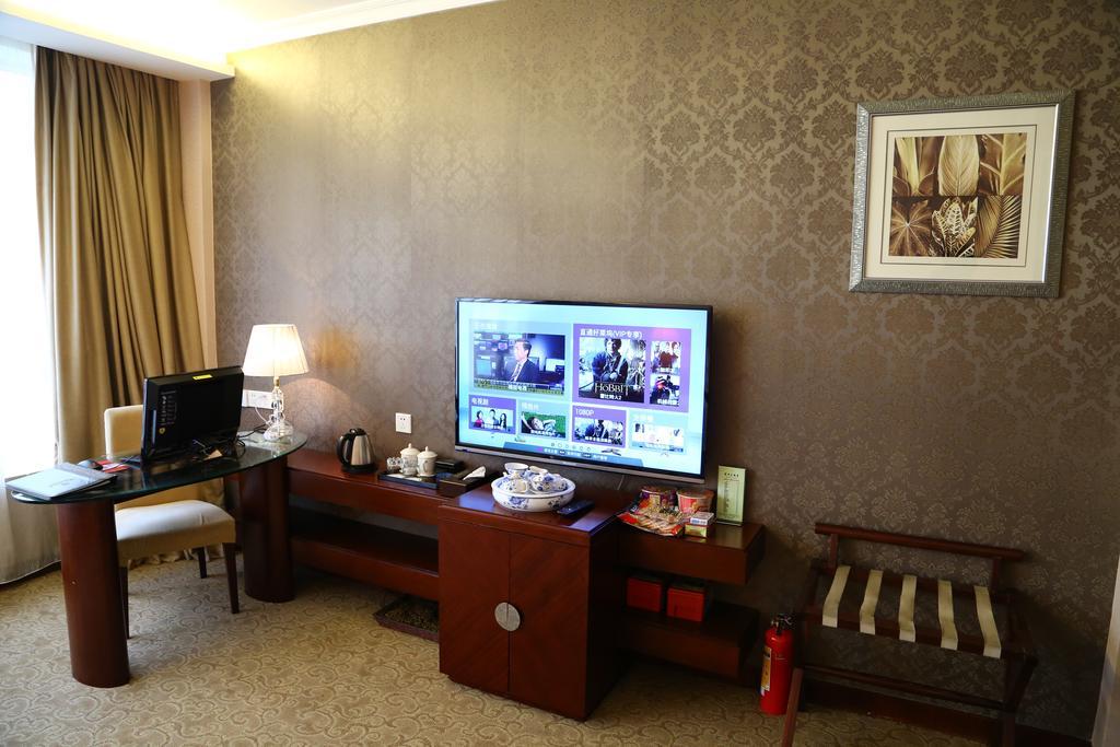 Long Zhou Grand Hotel Гуанчжоу Номер фото