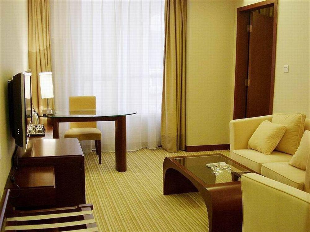 Long Zhou Grand Hotel Гуанчжоу Экстерьер фото